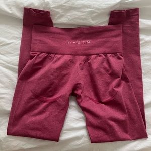 NWOT - NVGTN Crimson Contour Seamless Leggings (M)
